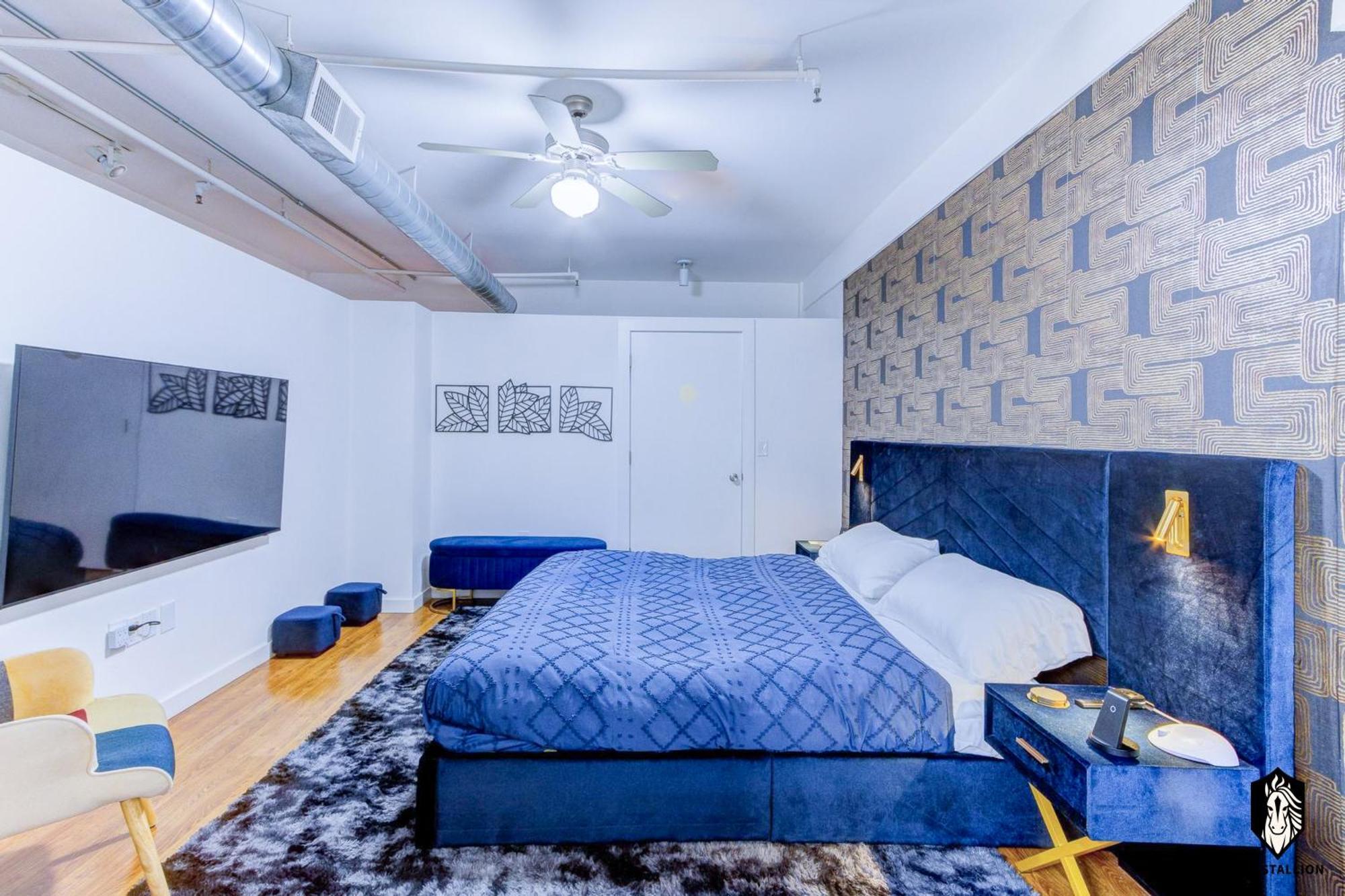 The Stallion #304 - Walk To Museums In Downtown, Luxe Loft With Free Gated Covered Parking *