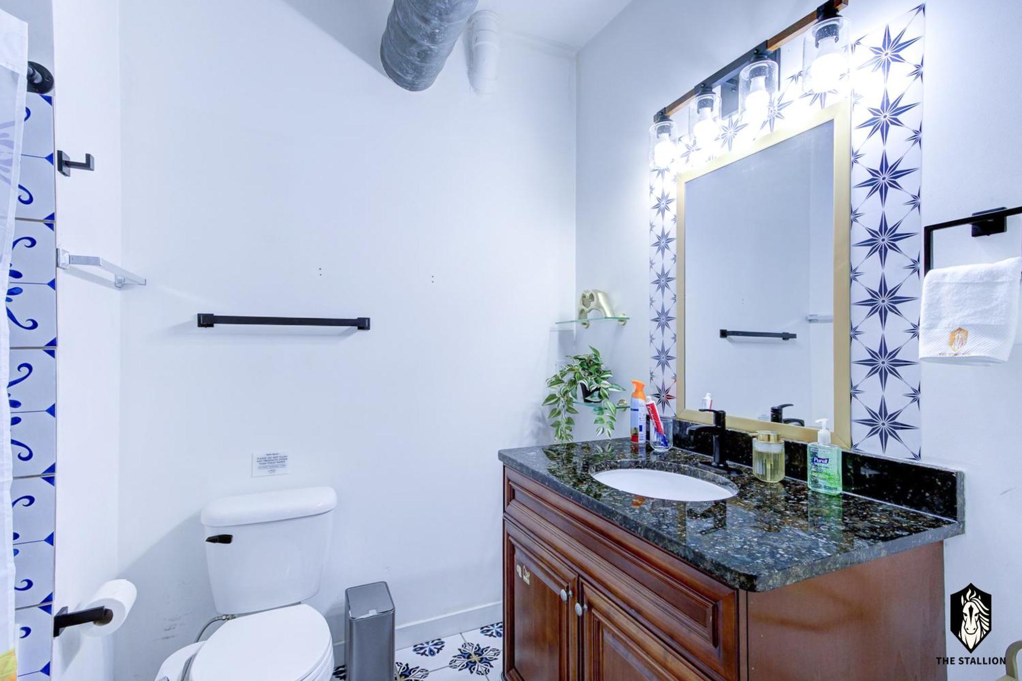 The Stallion #304 - Walk To Museums In Downtown, Luxe Loft With Free Gated Covered Parking