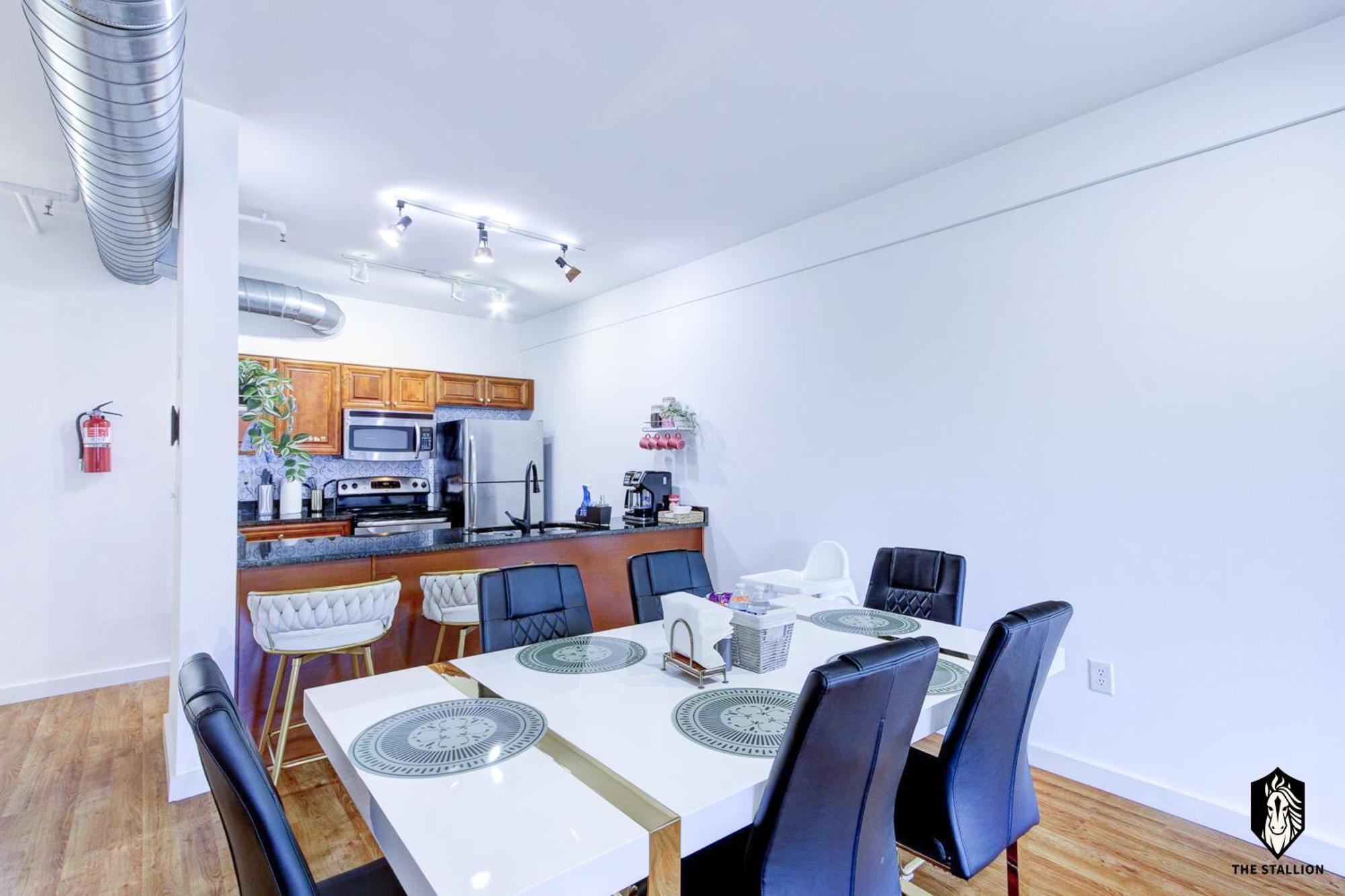 The Stallion #304 - Walk To Museums In Downtown, Luxe Loft With Free Gated Covered Parking * Memphis